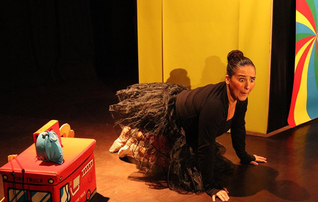 ha_um_elefante_meio_sala_3