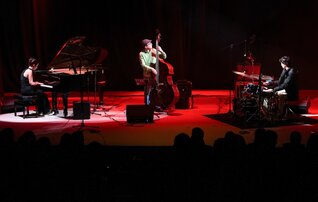 26sex_rita_caravaca_trio