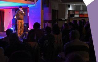 banner_vertical__open_mic_21_abr_2026